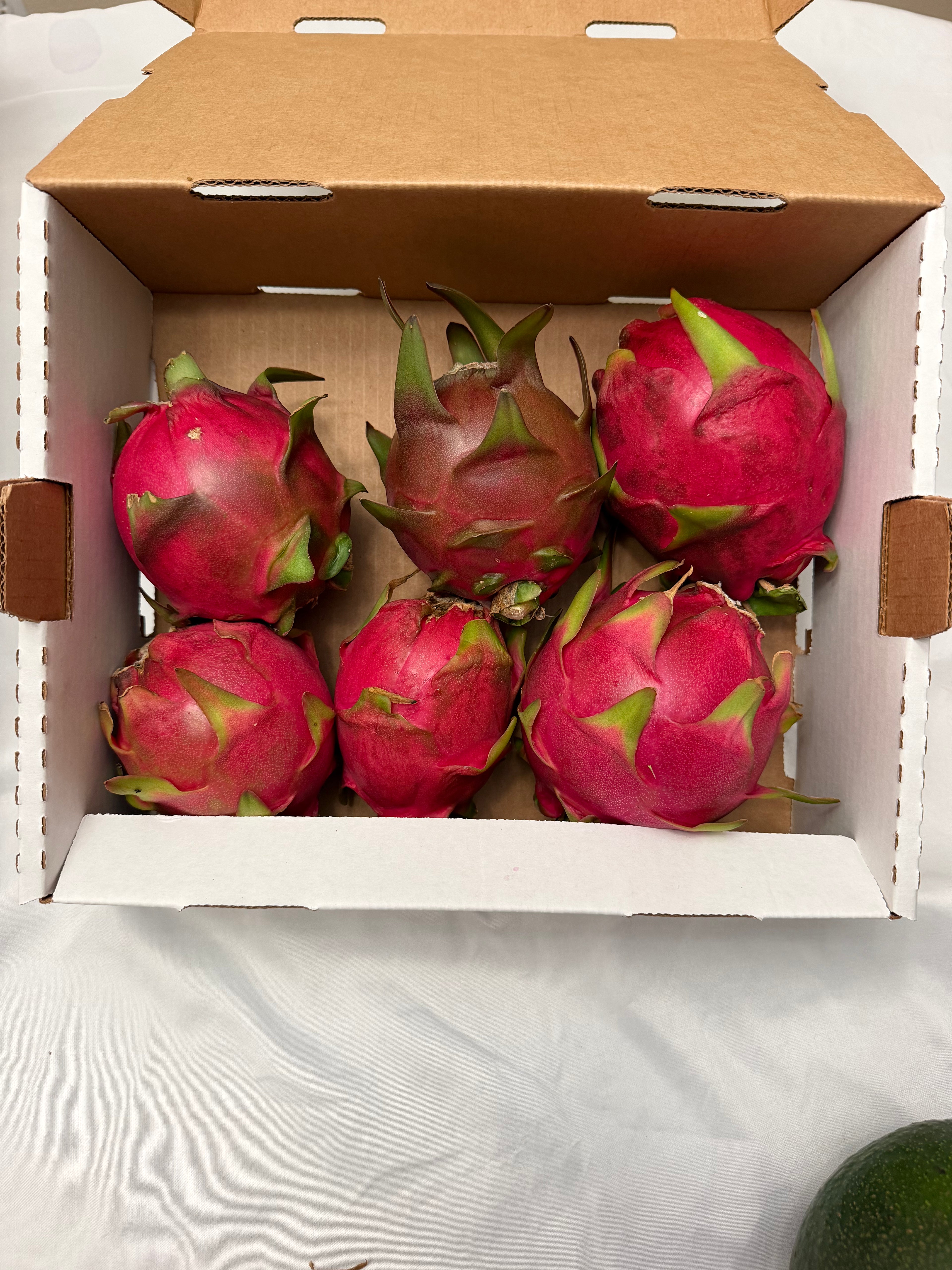 Magenta Dragon Fruit| 5 lb Box | California Grown| Organic